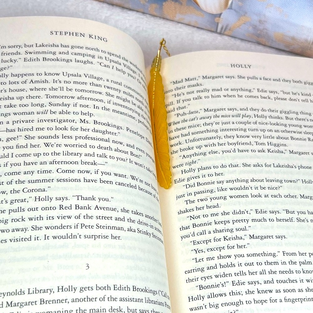 Bookmark, gold leaf with butterfly charm - Picture 5 of 5